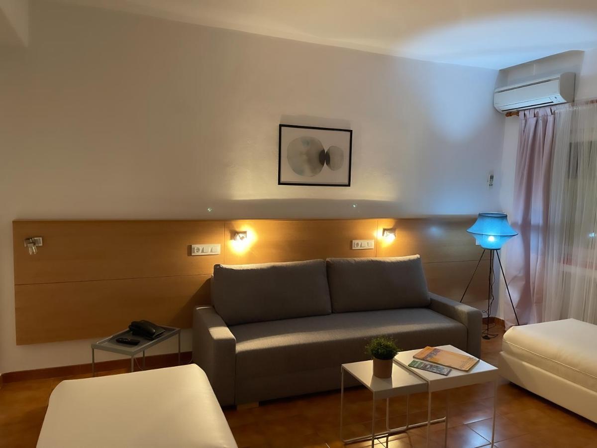 Hotel Patricia Torreguadiaro Luaran gambar
